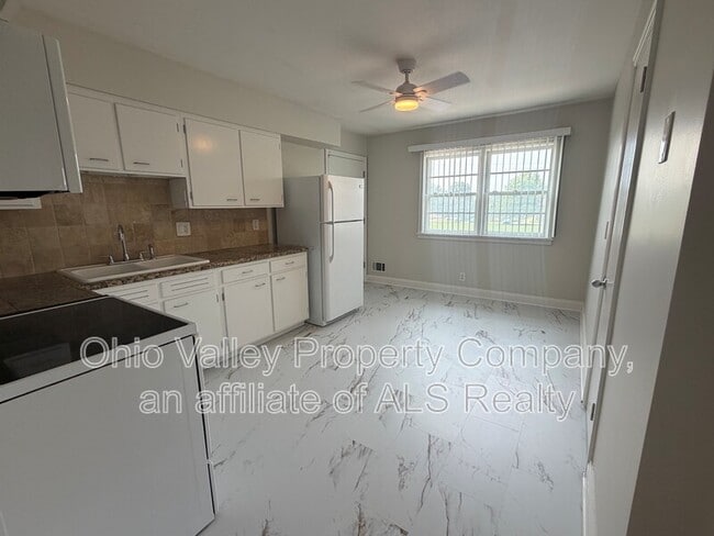 Photo - 2910 Abigail Dr