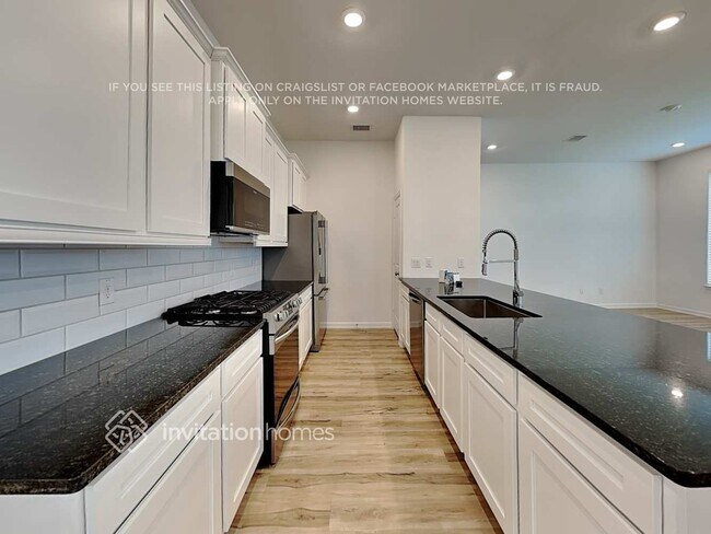 Photo - 4023 Champlain Wy