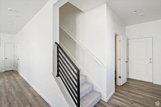 Photo - 341 N Colonnade Rd