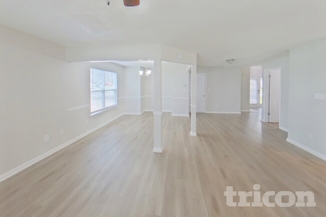 Photo - 5001 Serenity Point Ln
