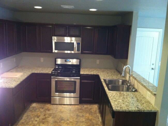 Photo - 207 Ashley Dr