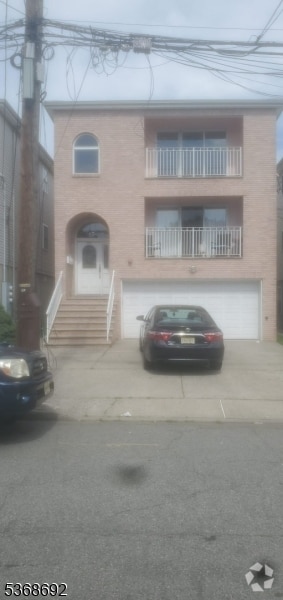 Building Photo - 248 N 10th St Rental