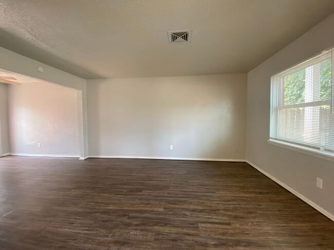 Photo - 2 bedroom 1.5 duplex