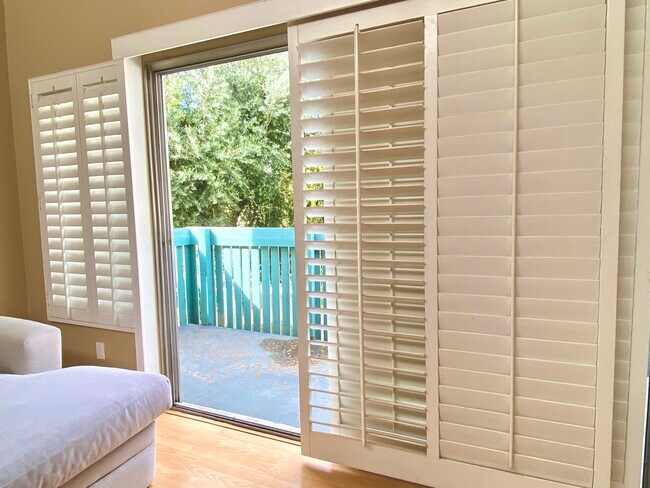 Photo - 5700 Etiwanda Ave Unidad 275