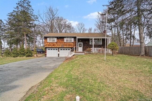 Building Photo - 10 Cedar Ln