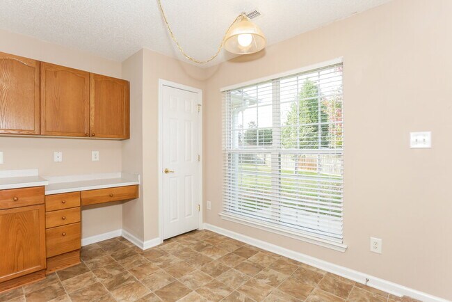 Photo - 4965 Hathwyck Ct NW