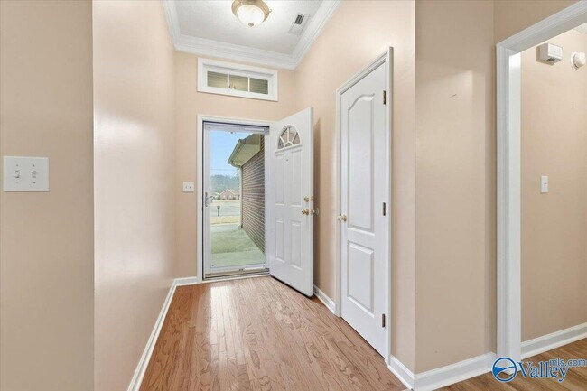 Photo - 105 Ashlawn Ct