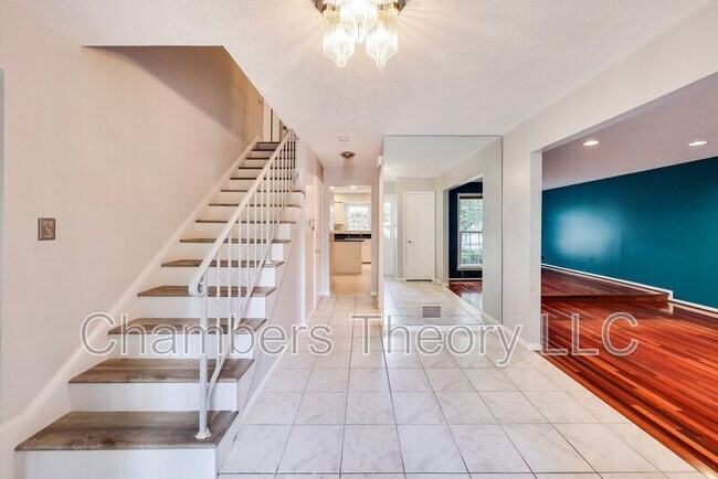 Photo - 1718 Crestview Dr