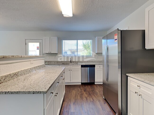 Photo - 8922 Laguna Falls