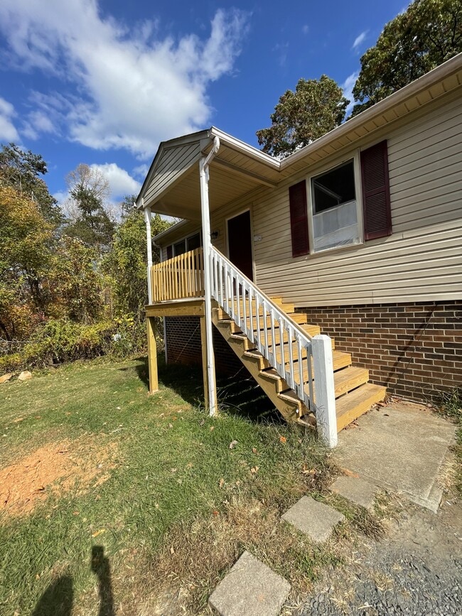 Building Photo - 131 Bellmont Dr Unit 1