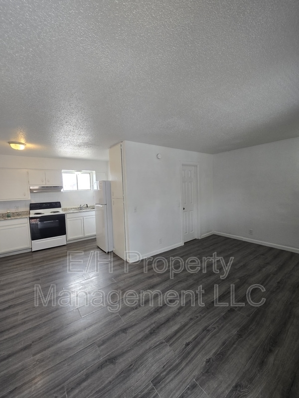 Photo - 1924 S Broadway Unit Apt 31