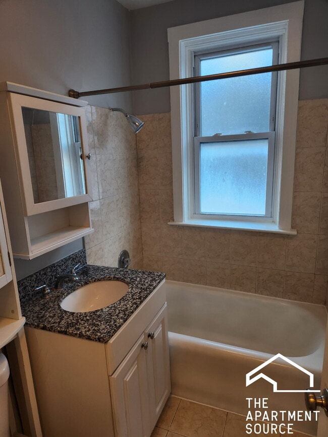 Photo - 2838 W Addison St Unidad 2N