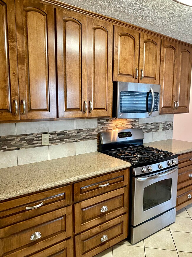 Photo - 1809 Portland Dr