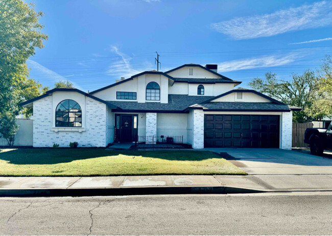 Building Photo - 4859 E Dallas Cir Rental
