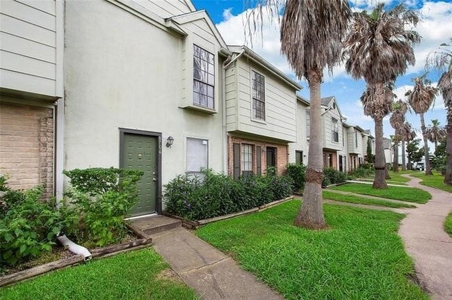 Photo - 8704 Victorian Village Dr Unit 8704