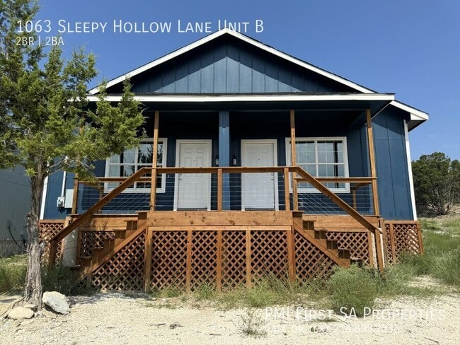 Building Photo - 1063 Sleepy Hollow Ln Unit B Rental