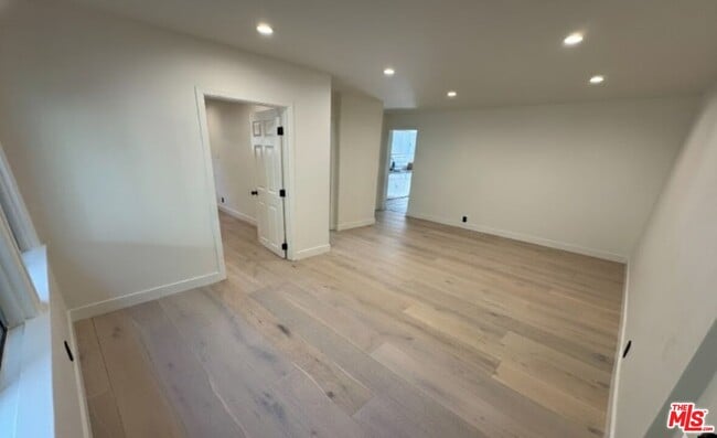 Photo - 1534 Mariposa Ave