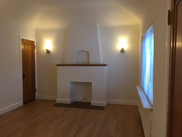 1580 Sala de estar - Park Hill Apts