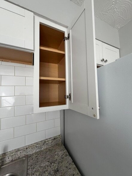 Photo - 1975 Dunbar Dr