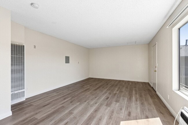Laurel Canyon Apartments