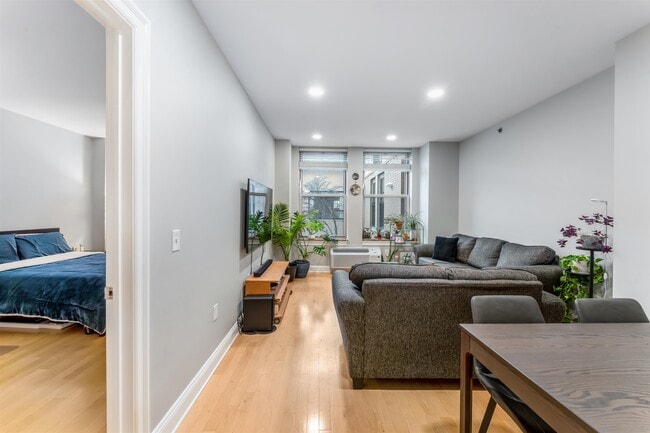 Photo - 10 Regent St Unit 511