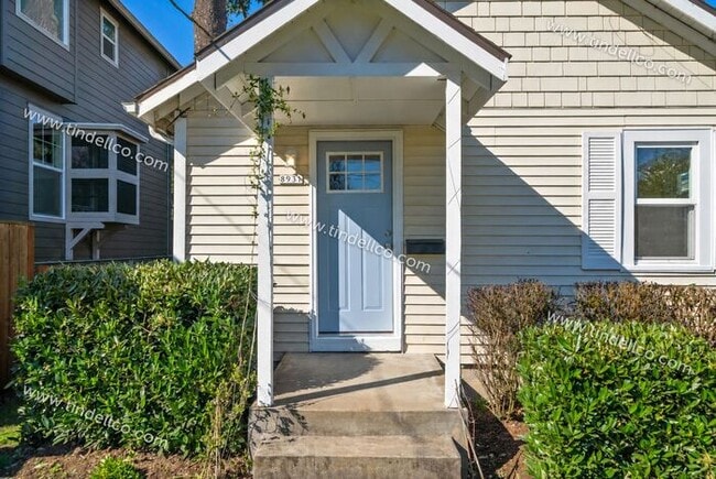 Photo - Charming 1-Bedroom Home in Portsmouth with A/C, Fenced Yard & Off-Street Parking