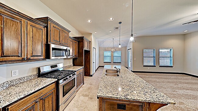 Photo - Beautiful 4 Bedroom Home in Mustang Schools!