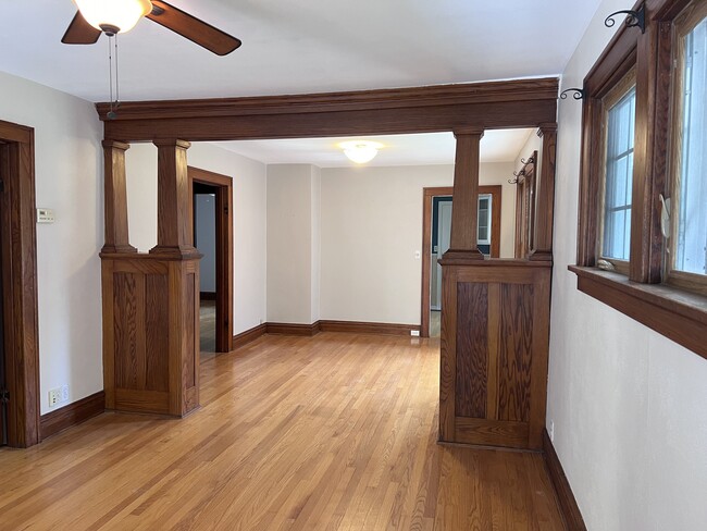 Living room & dinning room - 627 Knickerbocker St House