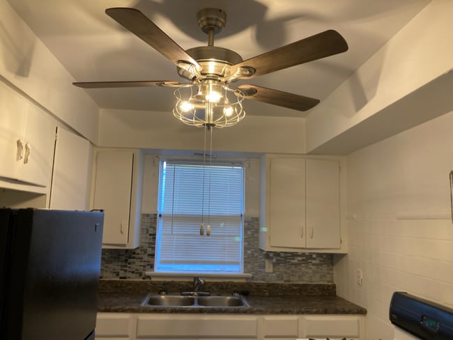 Photo - 1539 McLaran Ave Unit 1E