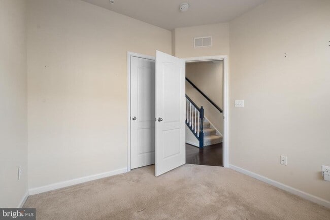 Photo - 829 Jarrett Ln