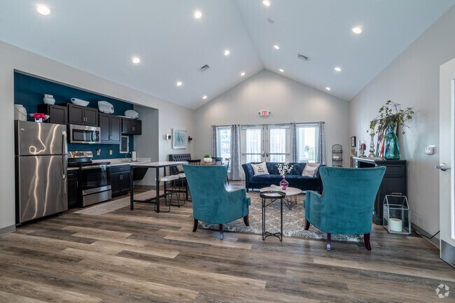 Clubhouse - The Summit at Mill Creek