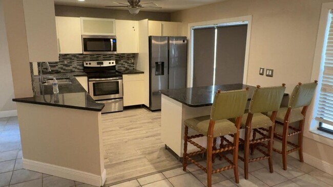 Photo - 5855-5855 Northpointe Ln