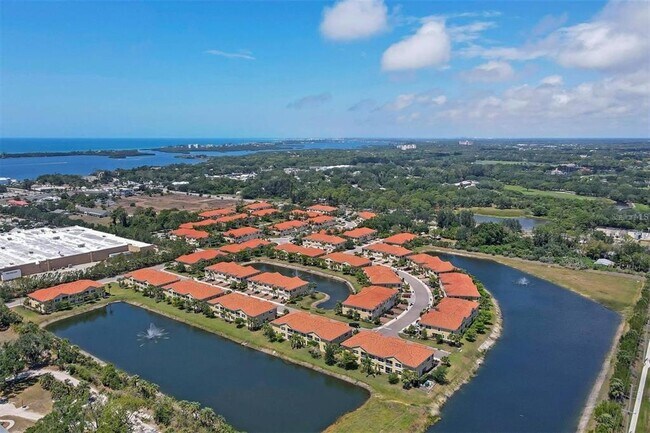4219 Frontier Ln Unit 105