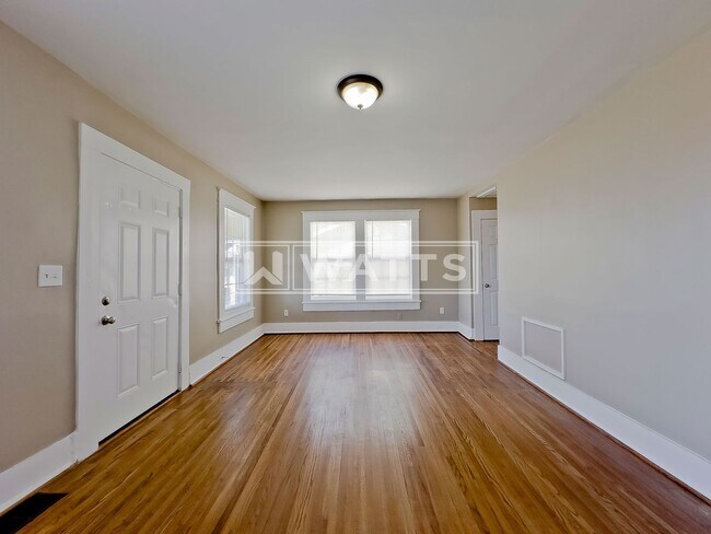 Photo - 3 Bedroom House in Eastlake Community