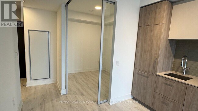 Photo - 36 Olive Ave Unité 2607