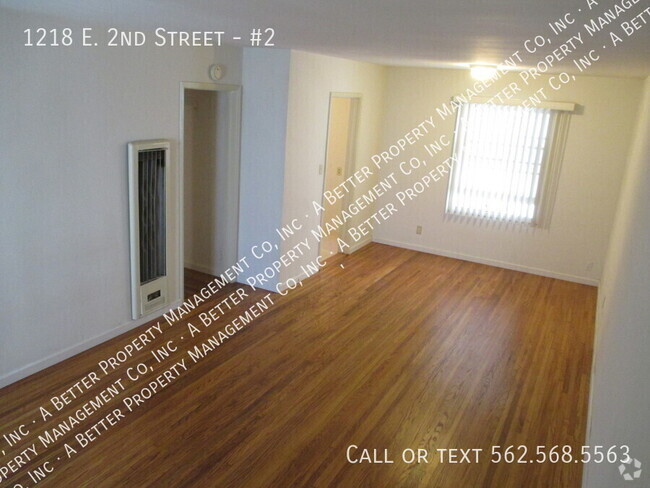 Building Photo - Lower gated 1 bed w/hardwood floors & onsi... Unit #2 Rental