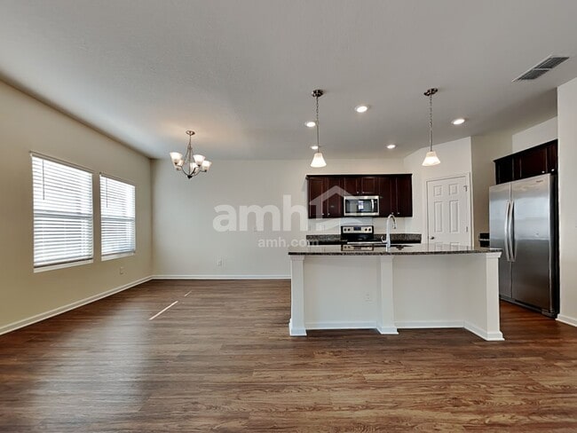 Photo - 120 E Jayce Way