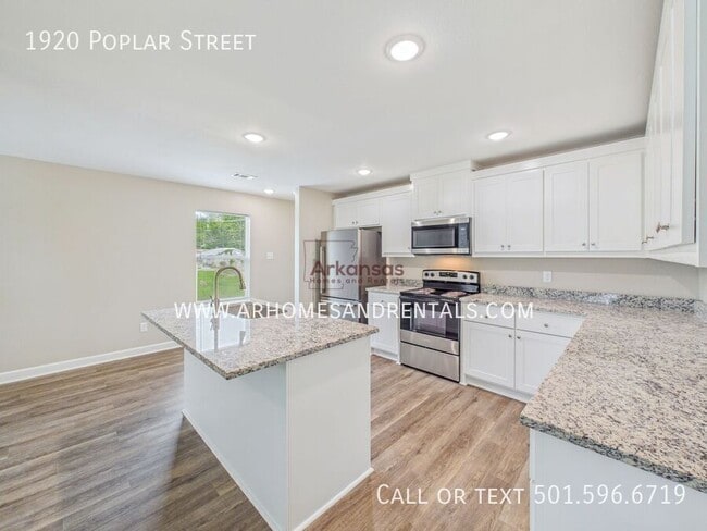 Photo - 1920 N Poplar St