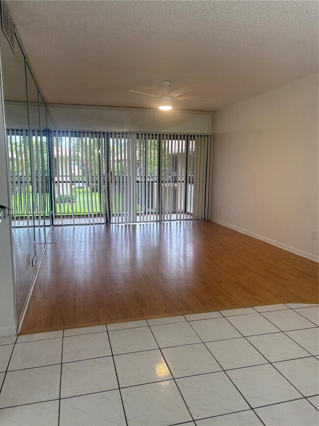 Photo - 5981 Washington St Unidad 215