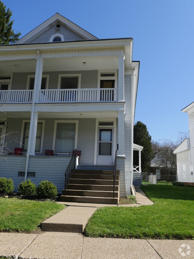 Wheeling Jesuit University OffCampus Housing & Apartments