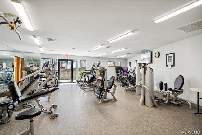 Photo - 124 Foxwood Dr