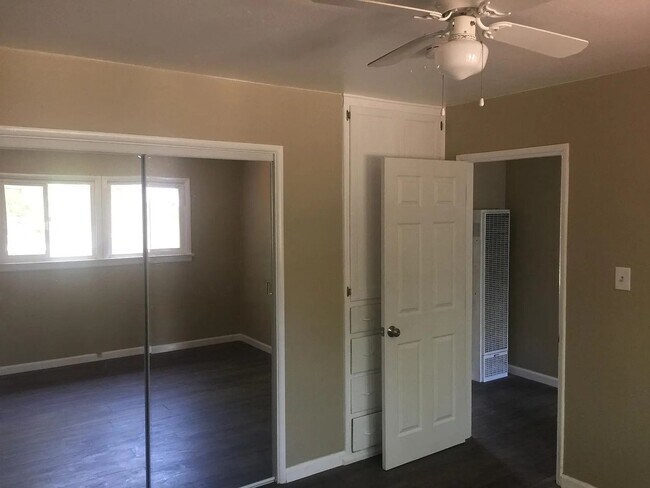 Photo - 18th Street East Triplex Unit 273