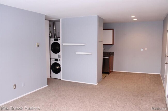 Photo - 150 Bird Ave Unidad 25