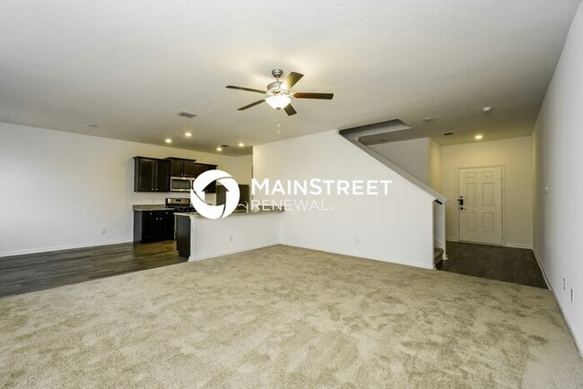 Photo - 3 Bedroom Pet-Friendly Home in New Braunfels, TX with Main Street Renewal