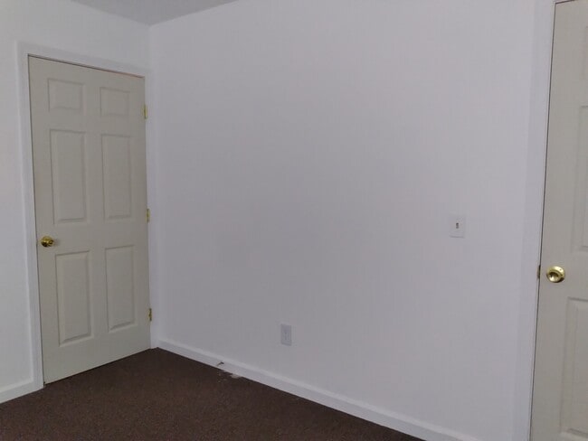 Building Photo - 28 Wedgewood Cir Unit #1 Rental