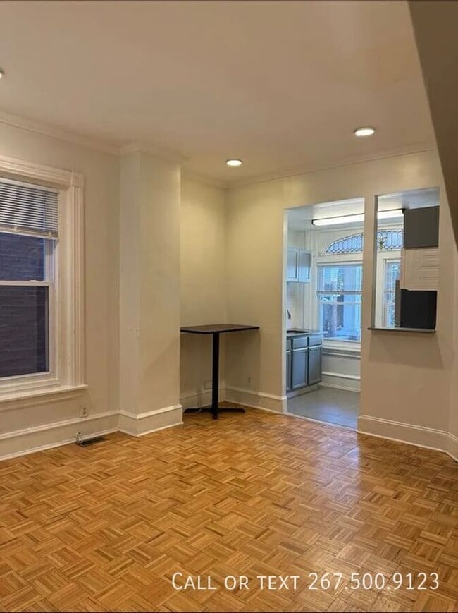 Photo - 236 Buckingham Pl Unit 1
