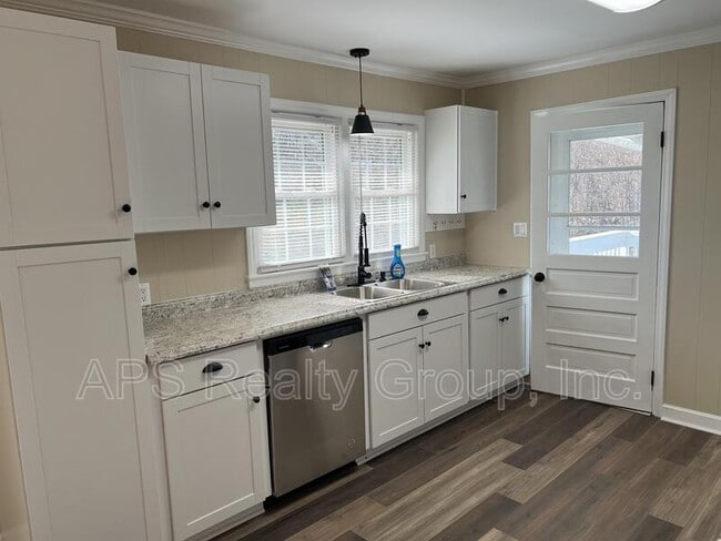 Photo - 390 Vickie Lee Dr