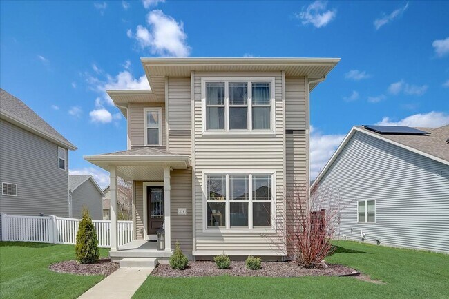 Photo - 514 Pluto St