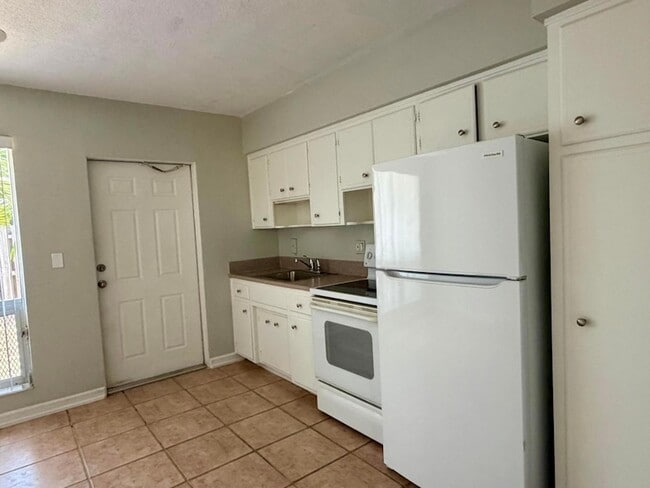 Photo - 3041 NE 20th Terrace