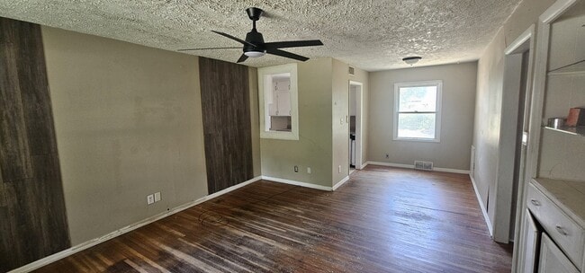 Photo - 716 Drury Ln
